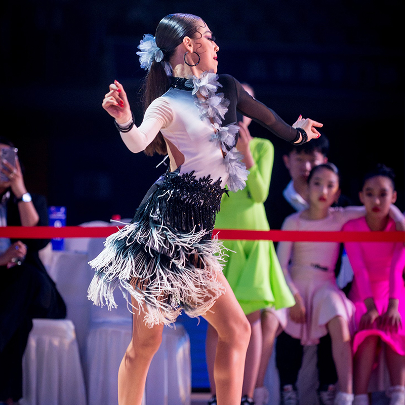 星辰舞服拉丁舞比赛花服爆款