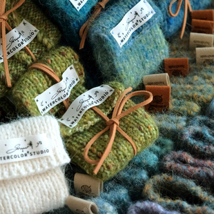 snow乔原创 ｜手织毛线杯套收纳包耳机包笔筒外套 织包包织杯杯