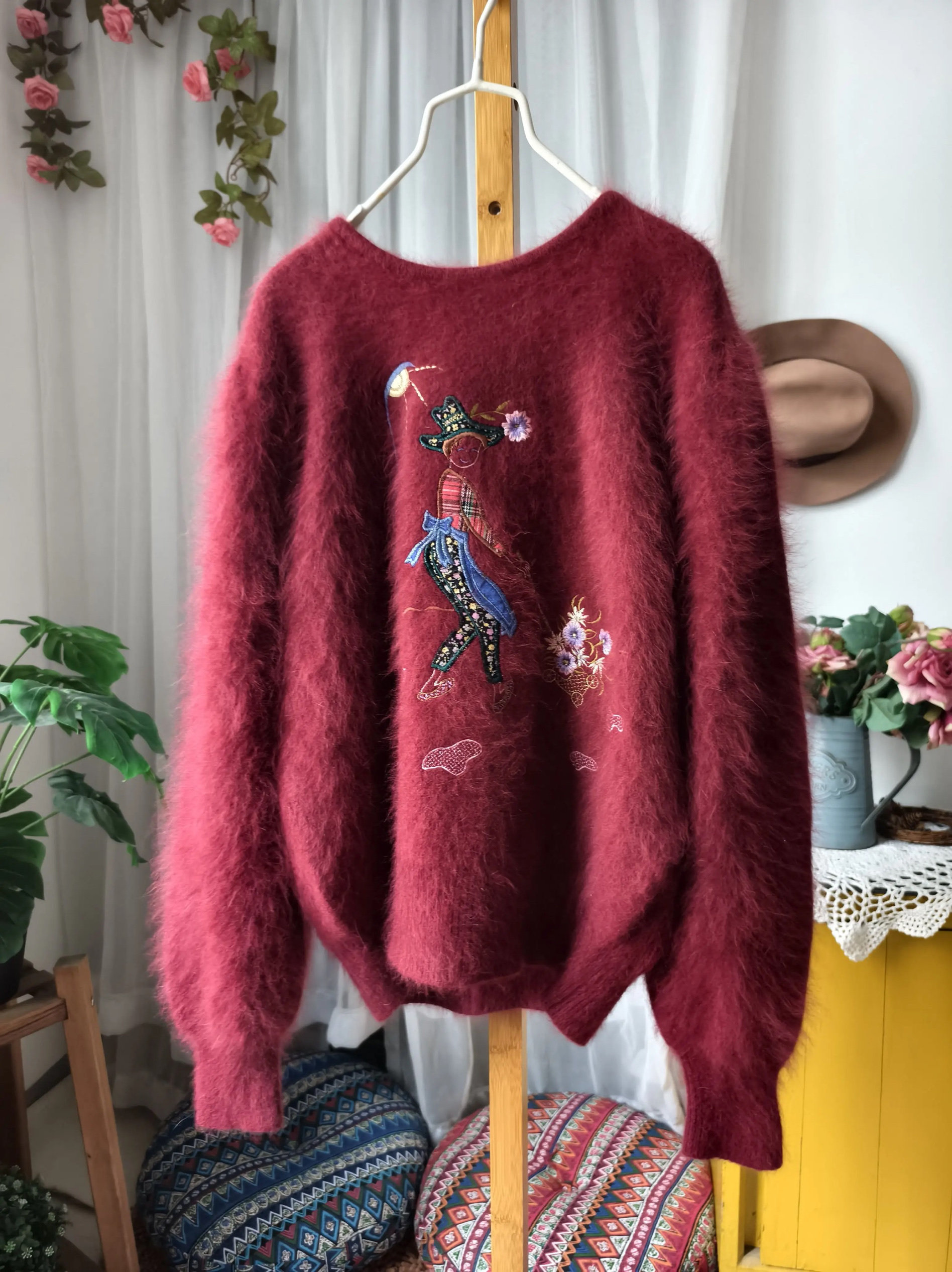 日系复古深红色名媛气质软糯毛绒绒小众设计圆领兔绒长毛刺绣套头