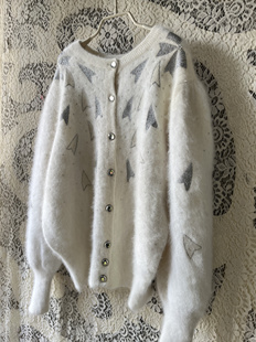 0042024新品长袖兔毛纯白色手工比心刺绣长毛加厚宽松开衫外套