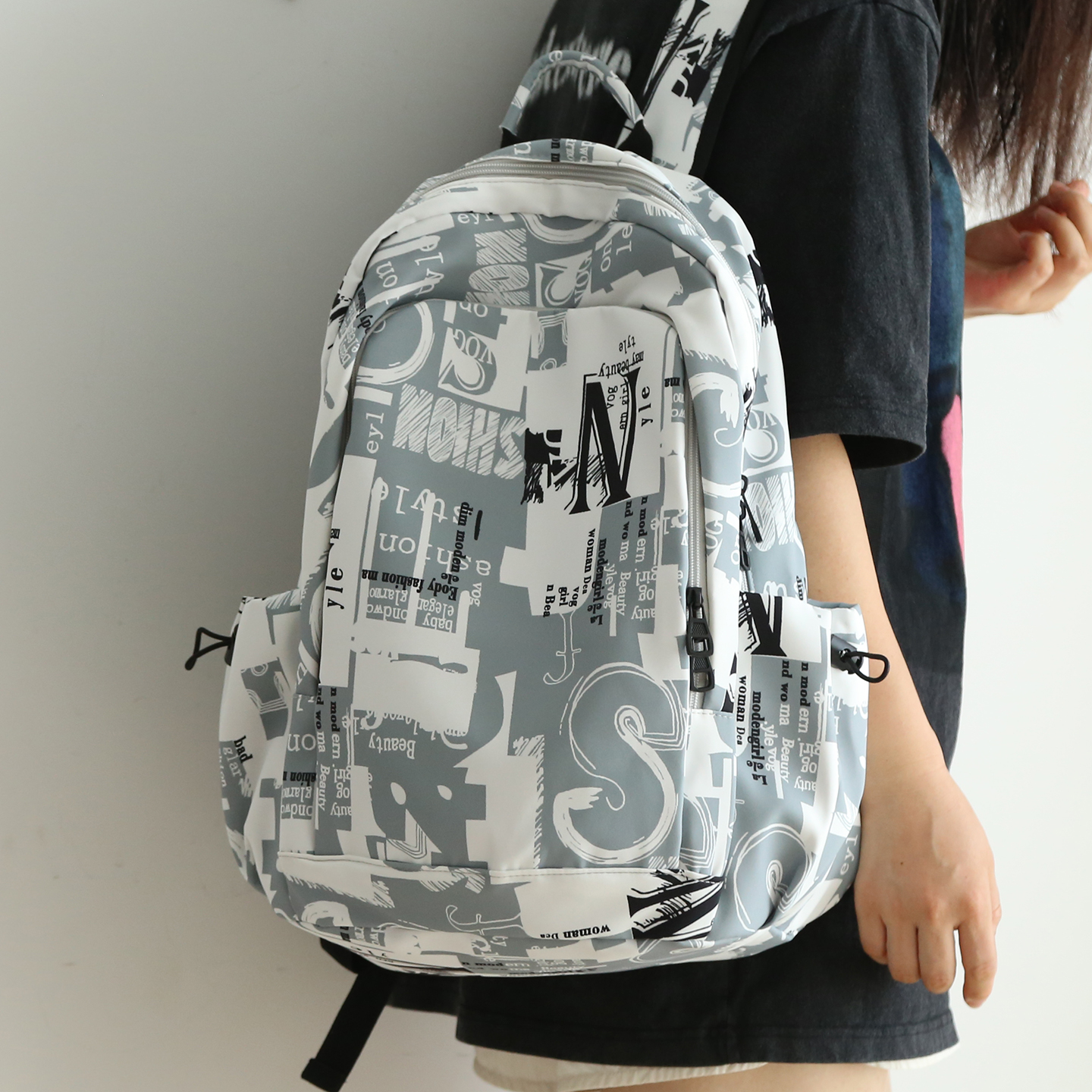 轻便旅游双肩包书包男女双肩背包