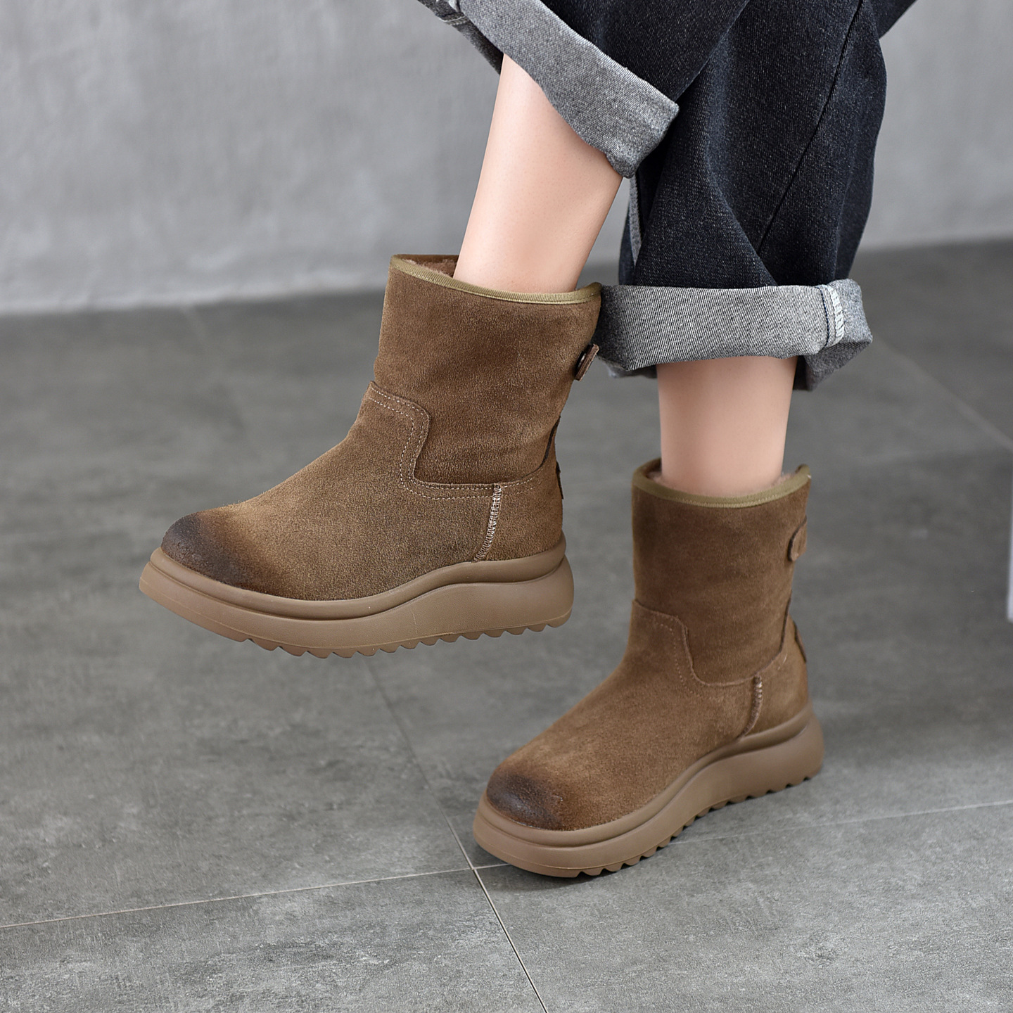 东北加厚保暖女式雪地靴真皮大棉靴2025冬新款防滑厚底牛皮中筒靴