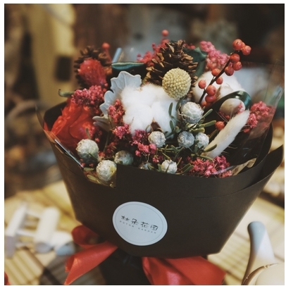 德清县河滨公园禹越镇汇丰广场群安小区鲜花店蛋糕店速递玫瑰花束