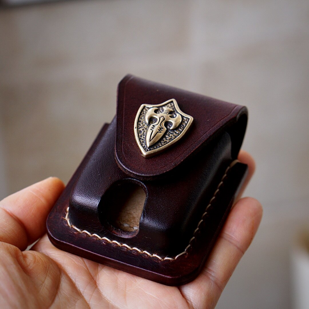 手工定制适用Zippo打火机皮套纯铜盾牌扣意大利植鞣牛皮便携