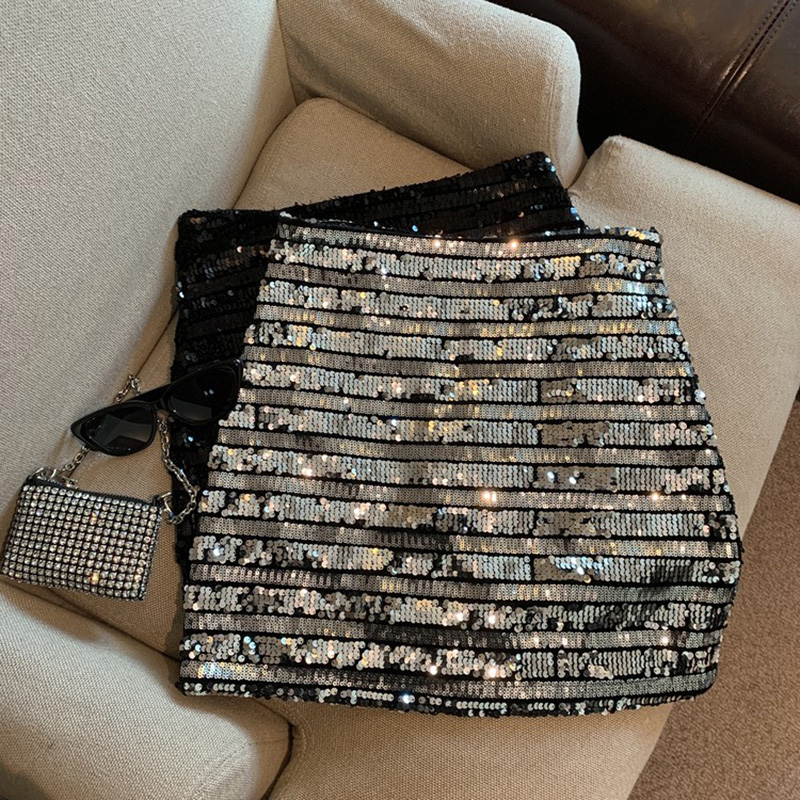 欧货高级感重工亮片设计感小众洋气短款半身裙女秋冬新款修身裙子