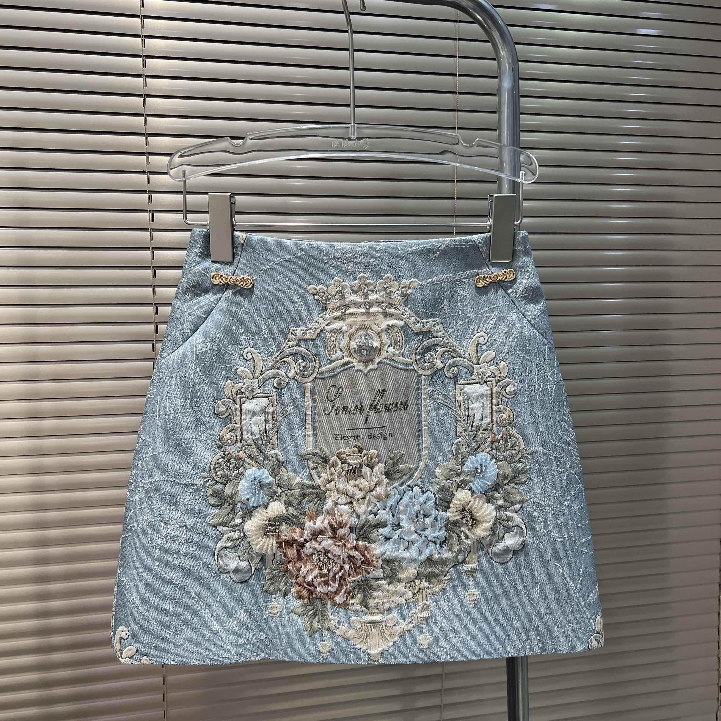 专柜同款刺绣重磅高腰半身裙2026秋冬新款复古宫廷风提花半身短裙