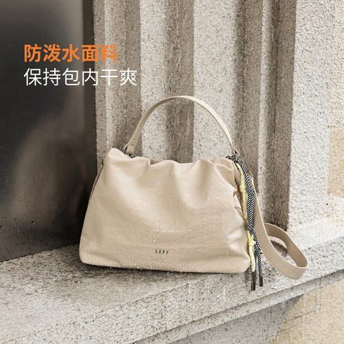 莱夫云朵包通勤户外抽绳水桶包