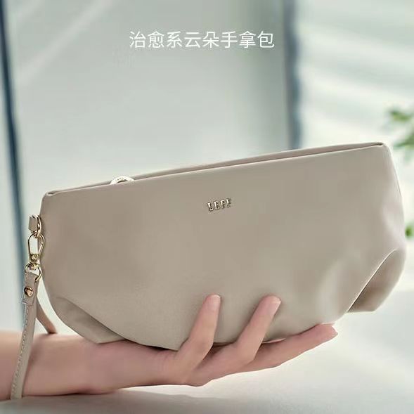 莱夫云朵手拿包女士2025新款零钱包妈妈手机包秋冬轻便时尚小包包