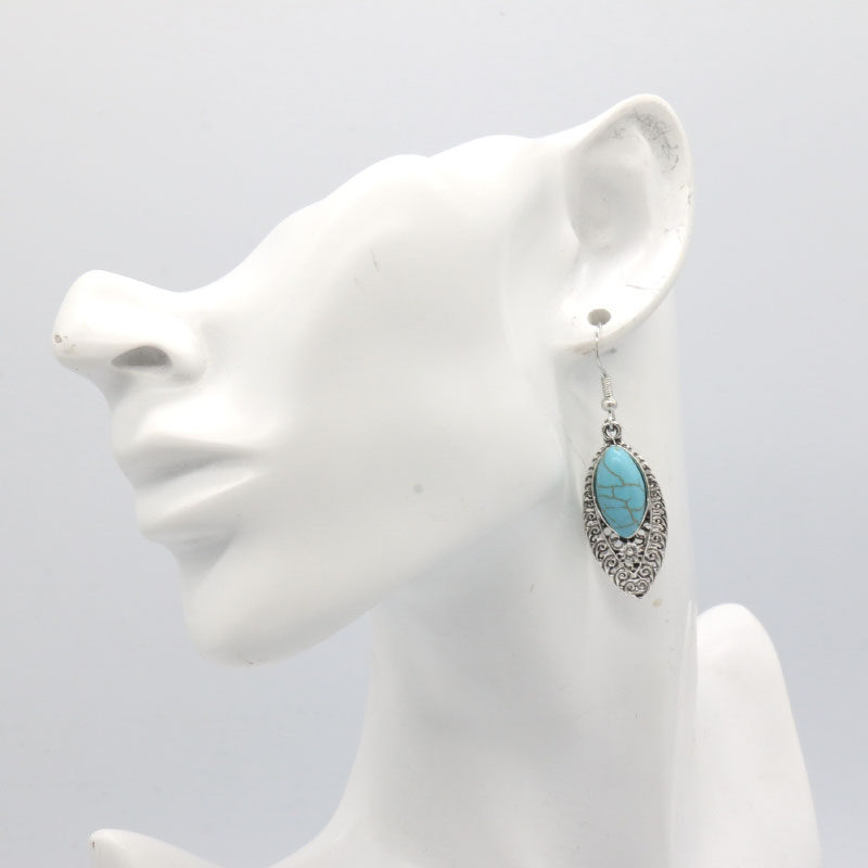 复古绿松石耳环女椭圆形金属框架镶嵌宝石耳饰高级感