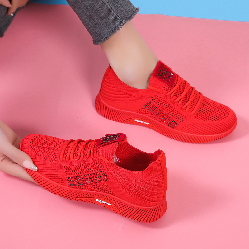 红色运动鞋女软底舒适中年妈妈闰月散步旅游本命年休闲鞋平底布鞋