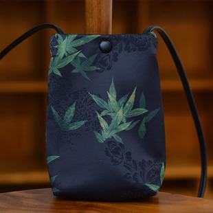 国风便携软糯手机包时尚 新款 简约女士百搭复古文艺轻便单肩斜跨包
