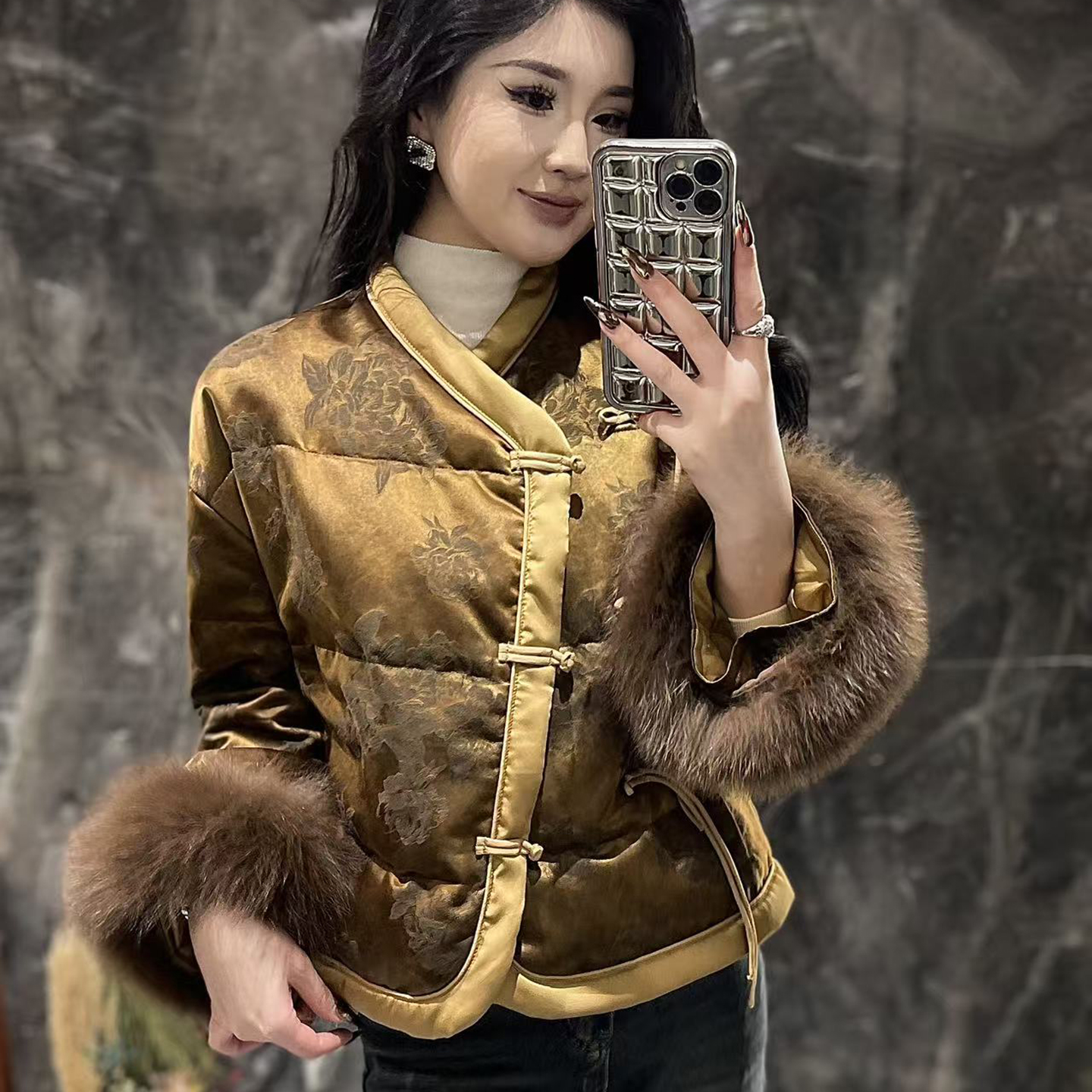 国风拼接狐狸毛短款修身鹅绒外套