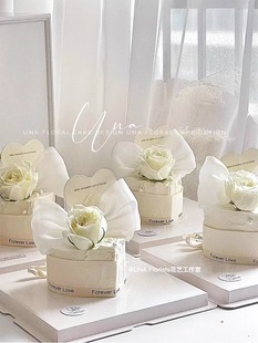 七夕情人节蛋糕装饰摆件爱心形浮雕围边蝴蝶结玫瑰花插件网红插卡