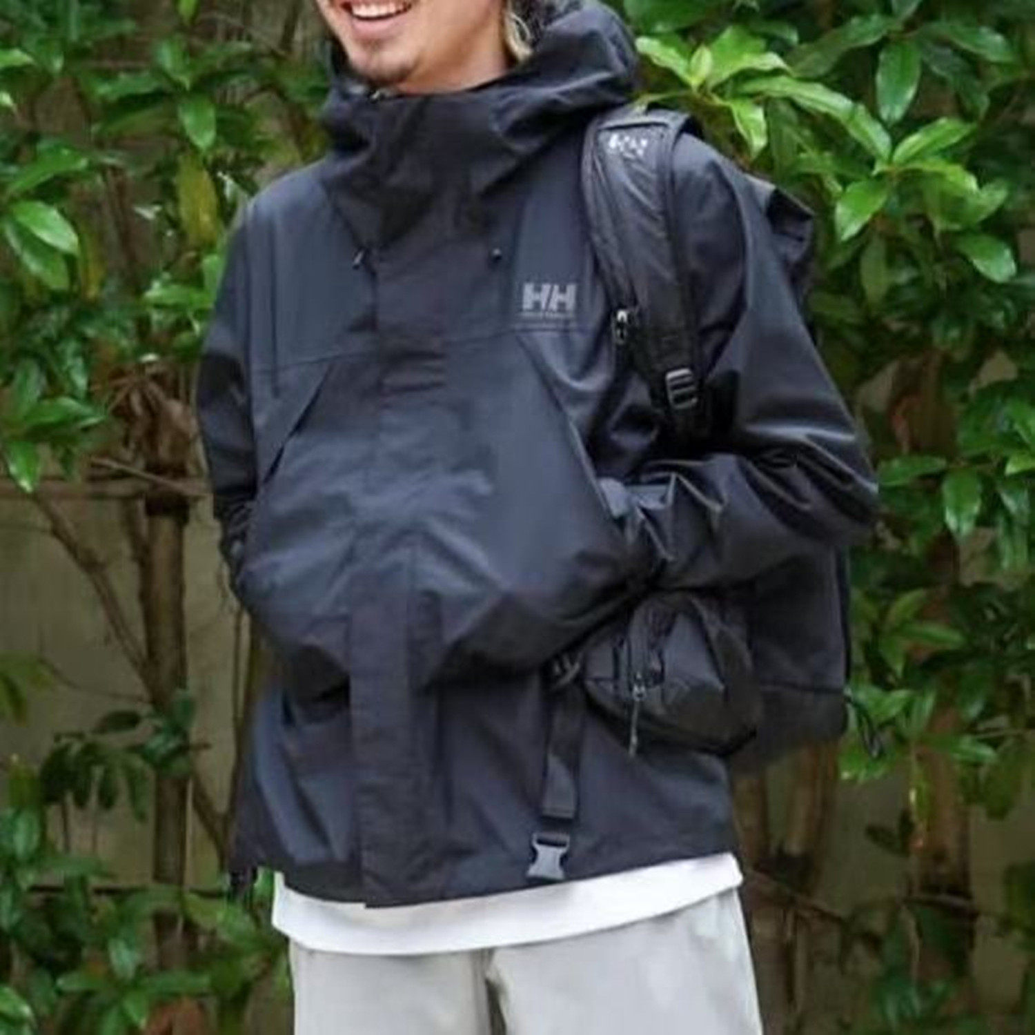 正品日版HELLY HANSEN Scandza男女防水拼色连帽冲锋衣夹克外套潮