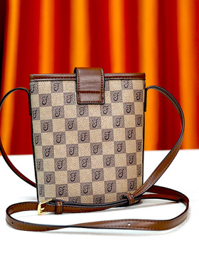 放手机的小包包女包2023新款潮韩时尚百搭高级感印花斜挎包水桶包