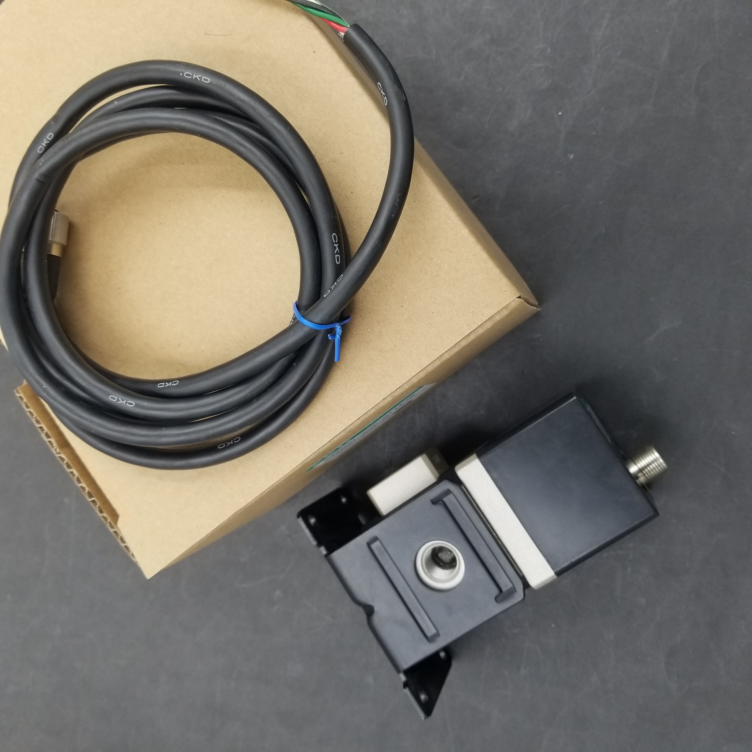 CKD 比例阀 EV2509-208-C11E2BEV2100V-008C11B4 DC24V