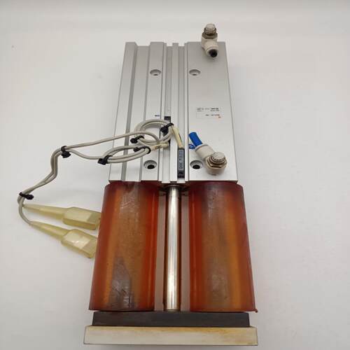 拆机导杆气缸MGPL25-150带传感器D-Z73现货实物图