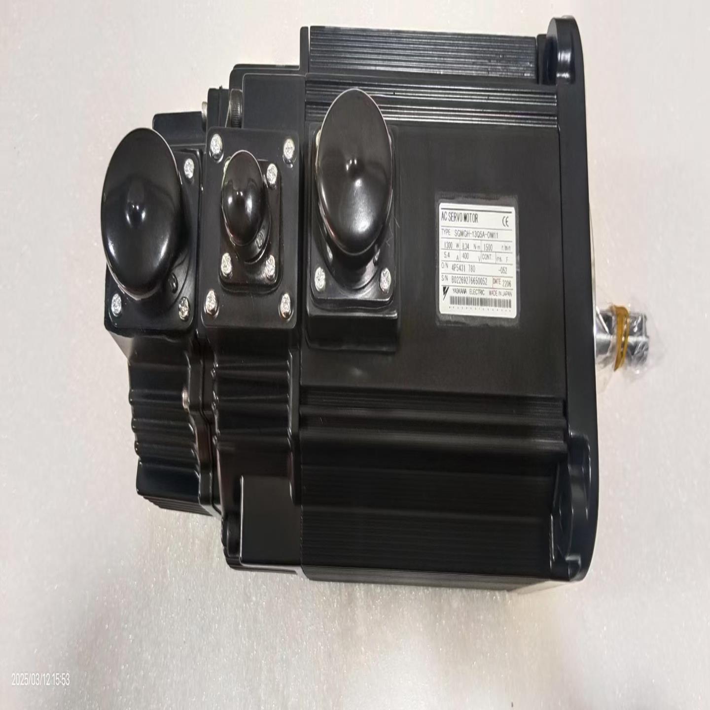 MR-J4-200B4-RJ    MR-J4-350B4-RJ    HG-SR2024K各一台品质好