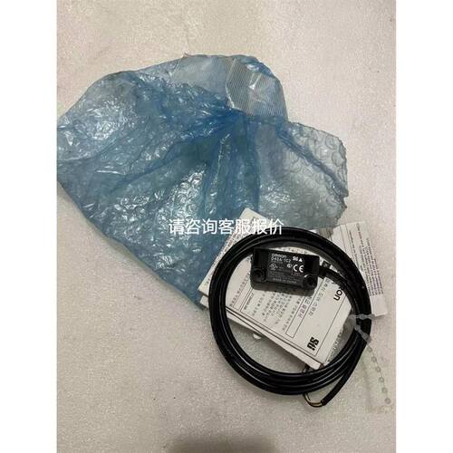 FX2N-80MR-001 实图拍摄 外壳破损 包上电亮灯正议价