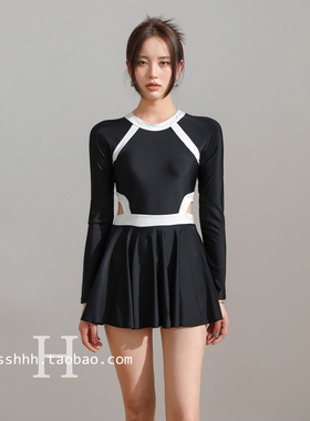 2026游泳衣女性感美背连体裙式小胸保守遮肚显瘦运动度假温泉泳装