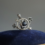 睡莲生生世世 素小众挂坠 原创设计925纯银黑曜石吊坠星球英文元