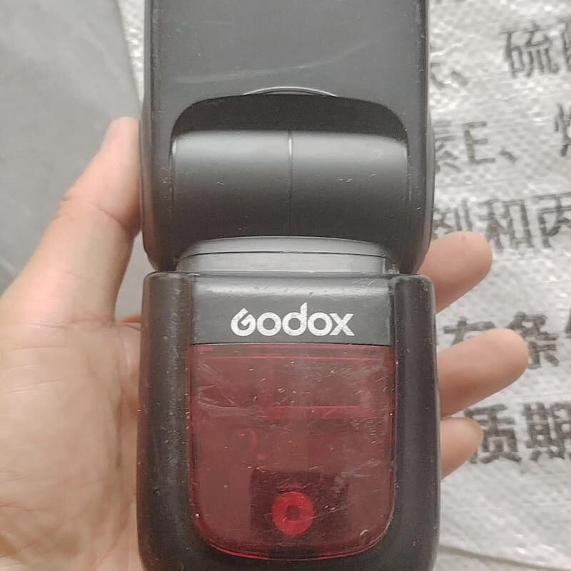 牛机顶闪光灯V850二代，通用版，没有电了测试不了，便宜--议价商