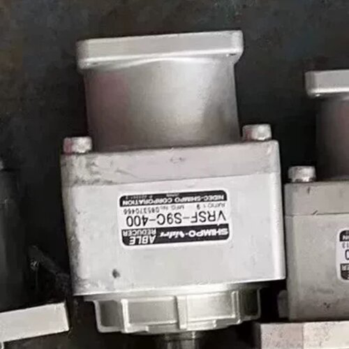 二手新宝减速机 VRSF-S9C-400 8成新 价格请议--议价商品
