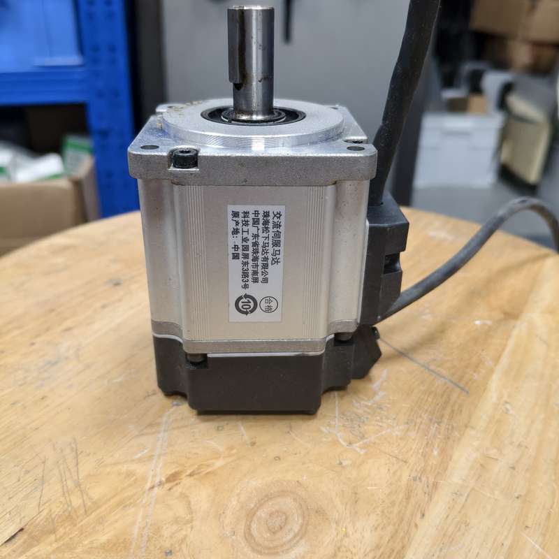 松下伺服电机MSMF022L1U2M,200W,拆机件,成色--议价商品