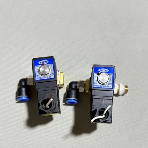 亚德客气动电磁阀2W030-08,DC24V,二手拆机,成色--议价商品