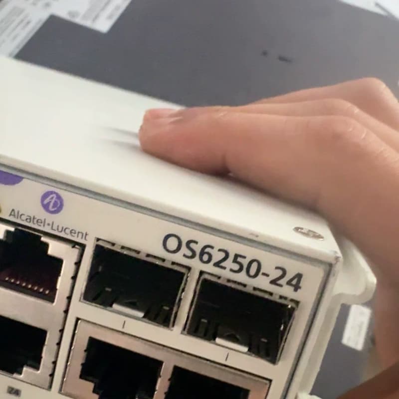 阿尔卡特24口交换机 OS6250-24 ，二手拆机设备 ，--议价商品