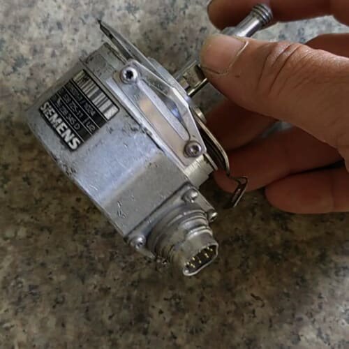 西门子编码器，型号：1XP8001-1/1024，用手转动轴--议价商品