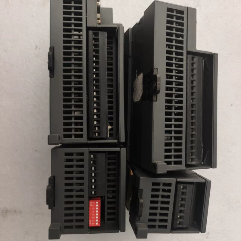 合信PLC CPU224E，型号214-1AE33-0X24--议价商品