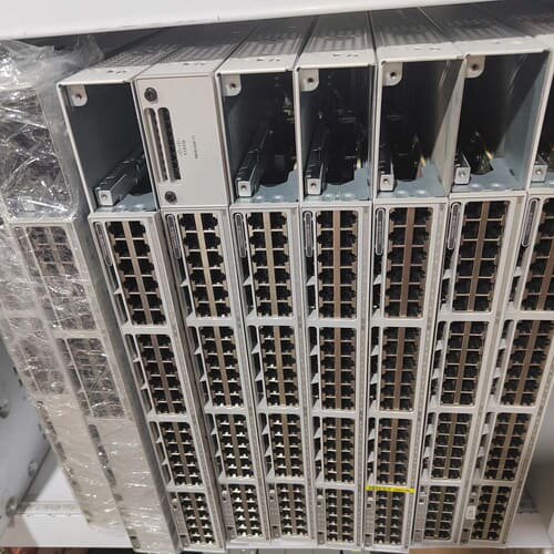 C9300-48T-A原装二手到几台，机房下架测试完好，单电--议价商品