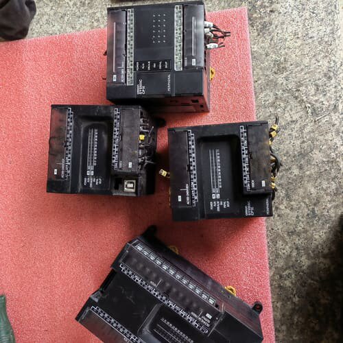 omRon欧姆龙PLC四个，型号：CP1E-E20SDR-A--议价商品