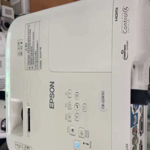 爱普生 CB －2247U高清投影仪?，九新以上；效果非常好--议价商品