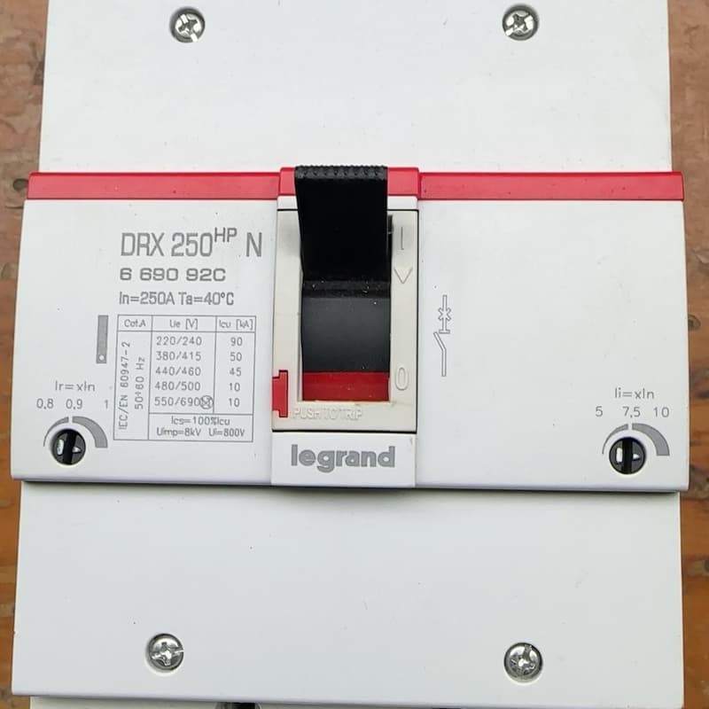 罗格朗塑壳断路器 DRX 250HP N 3P--议价商品