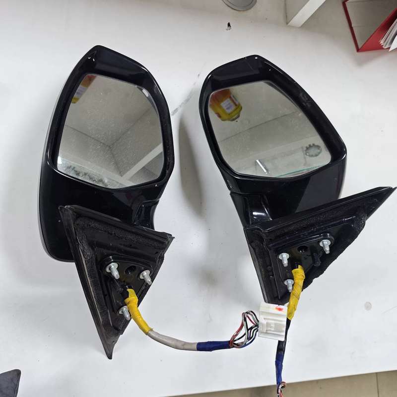 产尼桑新天籁L33倒车镜一对，8线原装拆车件，带折叠功--议价商品