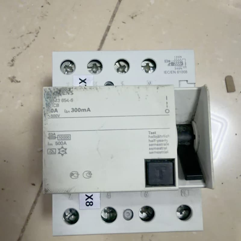 西门子 5SM3 654-6 漏电断路器成色如图功能完好实价--议价商品