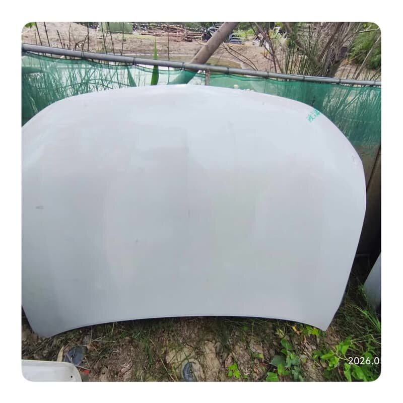 欧蓝德原厂机盖，白色拆车件，结构完整，原车漆，成色还可以，有