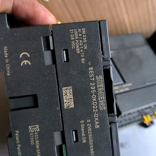 西门子S7-200系列PLC一套，型号6ES7 216-2A--议价商品