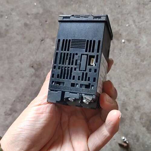 温控仪E5CN-R2H03T-FLK--议价商品