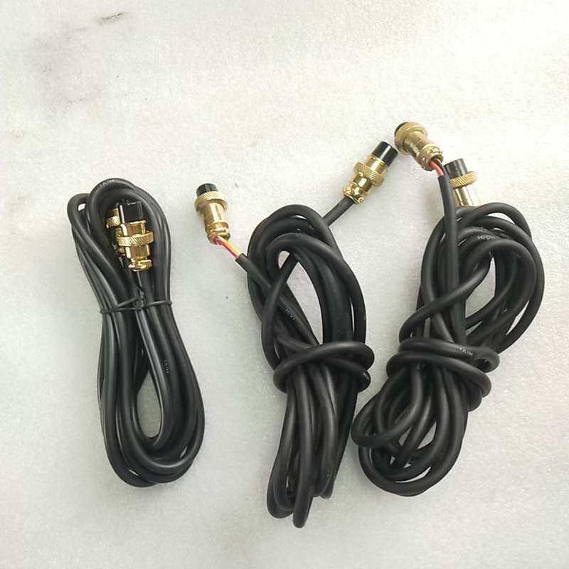 惠威主副音响连接线,3米线长,镀金头,线有HiVi标。--议价商品