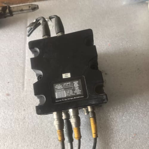 固瑞克供胶系统模块一个，型号：289696 1117J（1--议价商品