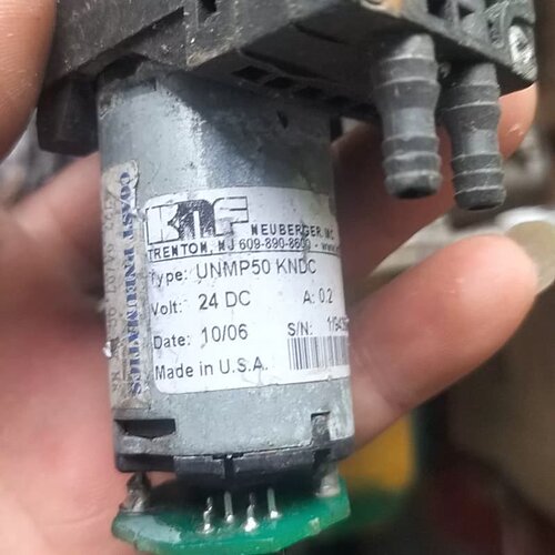 出售KNF NEUBERGER微型直流隔膜泵，型号UNMP5--议价商品