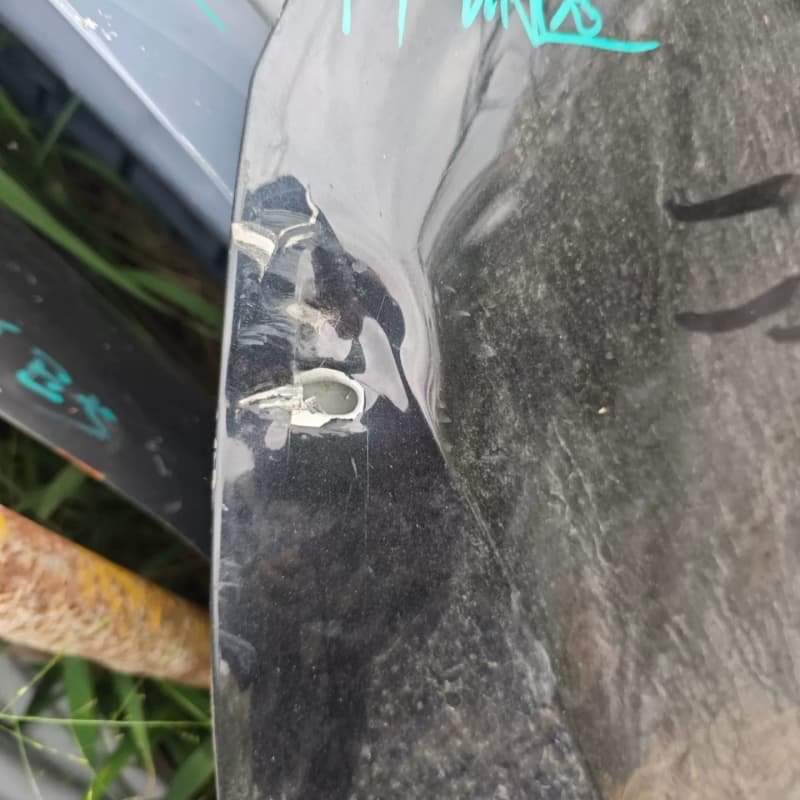 17款朗逸机盖，原厂拆车件，黑色，轻微使用痕迹。适合需要更换--