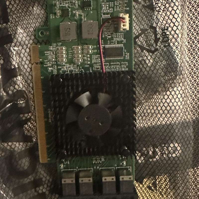 特价 一张 pciex16 转 u2 LRNV9347-4I--议价商品