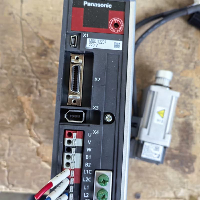 拆机二手一套20年松下A5，驱动器型号 MBDJT2207，--议价商品