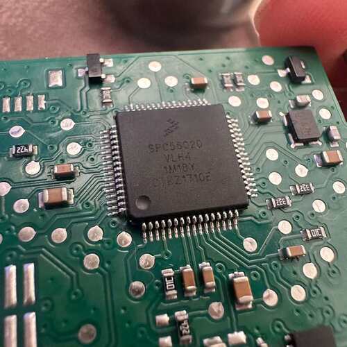 飞思卡尔 SPC5602D VLH4 芯片，拆机带板，原装正--议价商品