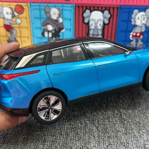 奔腾E01汽车模型 1/18 合金车模 残车配件车--议价商品