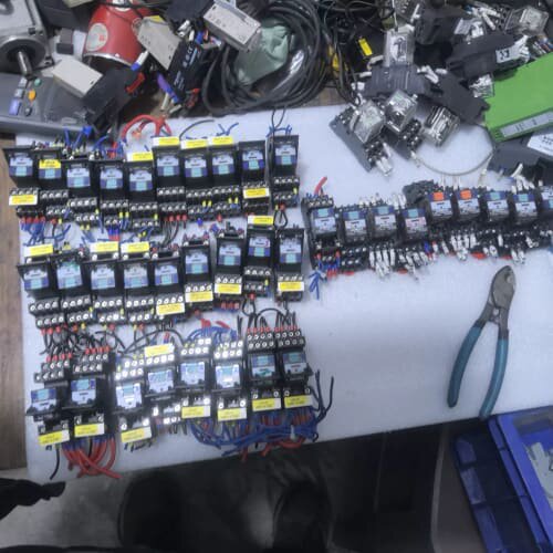 西门子继电器36个，继电器型号:PT570024（9）/PT--议价商品